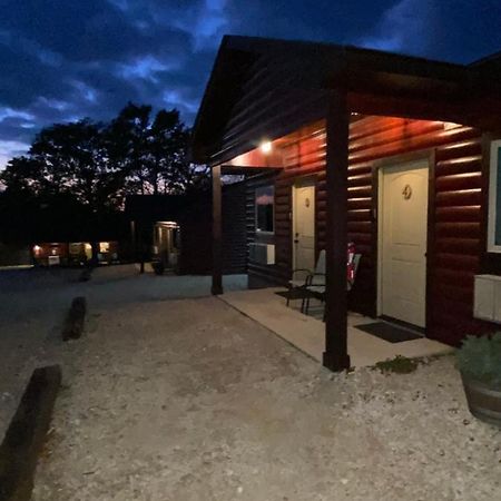 The Woods Lodging Kingston 外观 照片