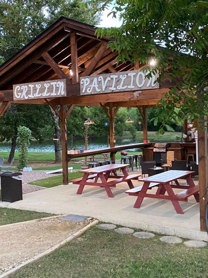 The Woods Lodging Kingston 外观 照片